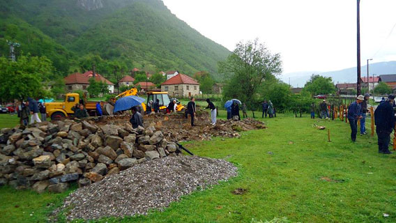 Мјештани села Мартиновићи код Гусиња обнављају црквиште Светог Василија Острошког