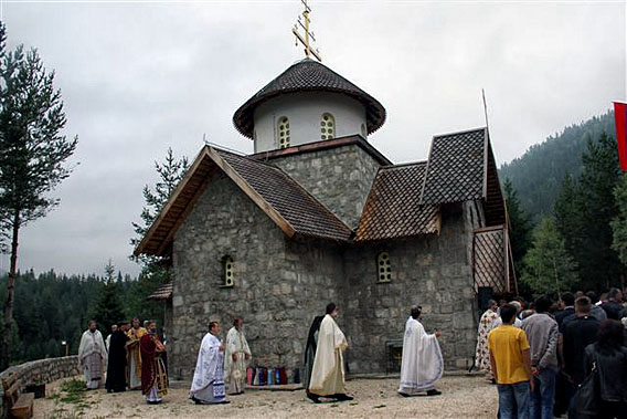 Освештан храм Светог великомученика Георгија у селу Зминица код Жабљака