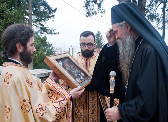 Чудотворна икона Пресвете Богородице из манастира Калугара стигла у Никшић