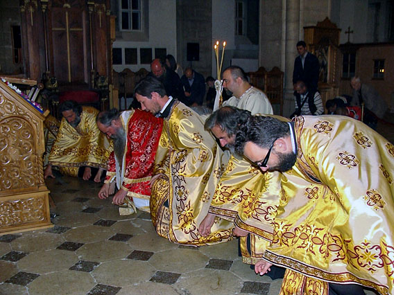 Епископ сердопски и спаски г. Митрофан дочекан у Саборном храму у Никшићу 