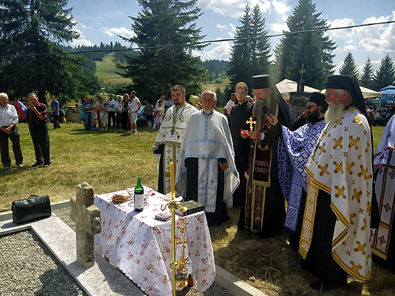 Епископ Јоаникије служио помен на Јабуци код Пљеваља