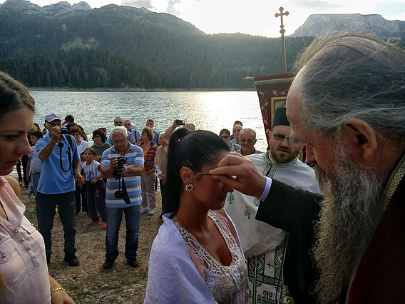 Саборно крштење на Црном језеру