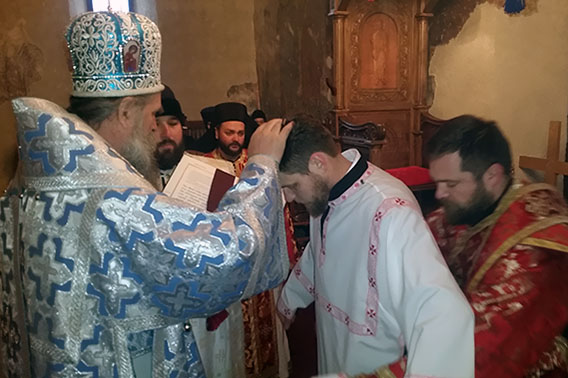Епископ Јоаникије на Дјетињце служио Литургију у манастиру Милешева