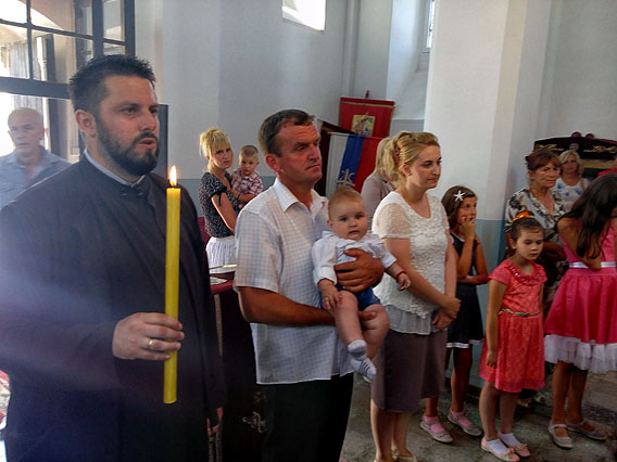 Епископ Јоаникије обавио чин крштења у цркви Светих Петра и Павла у Сјеници