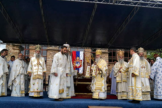 Прослава Видовдана, Литургија у Грачаници и парастос на Газиместану