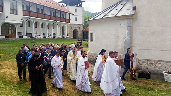 На Спасовдан Владика Јоаникије служио Литургију у манастиру Милешева