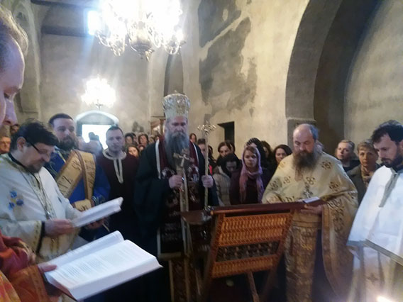 Света Тајна Јелеосвећења служена у манастиру Ђурђеви Ступови
