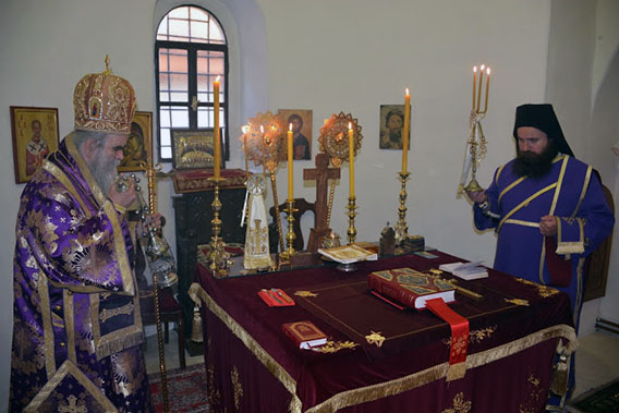 Митрополит Амфилохије у манастиру Ждребаонику одслужио Литургију пређеосвећених дарова