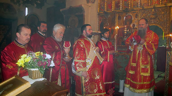 Света Архијерејска Литургија у Никољцу