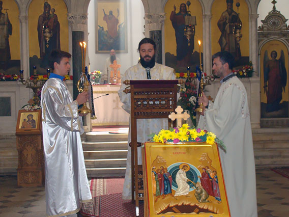 Епископ Јоаникије служио на Томину недјељу Литургију у Саборном храму у Никшићу