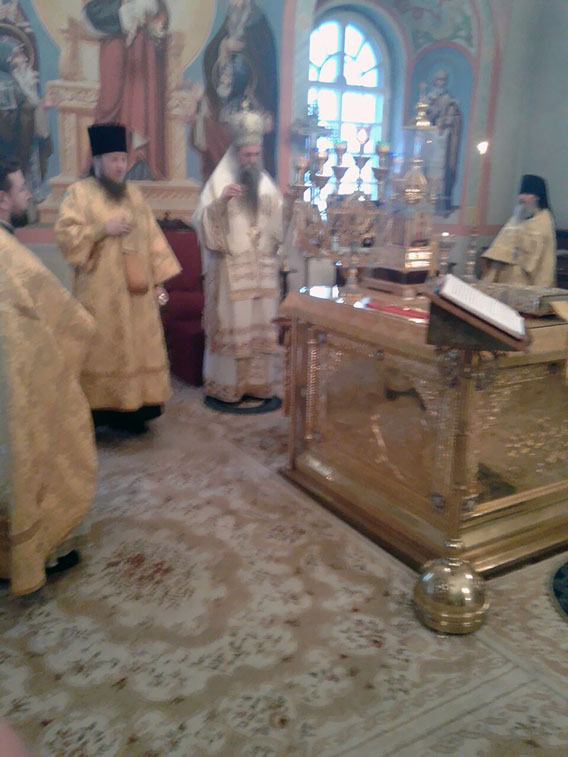 Света Архијерејска Литургија у Соловјецком манастиру