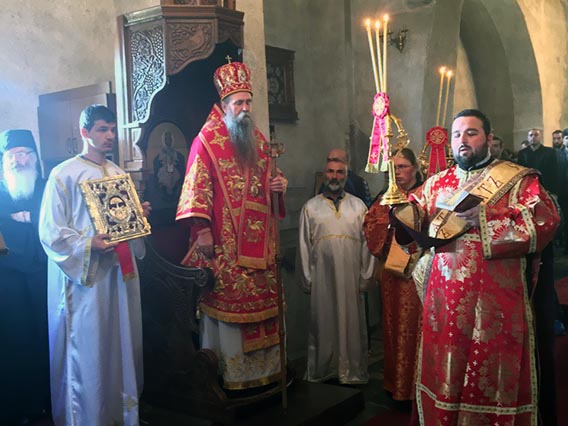 Света Литургија у манастиру Ђурђеви Ступови