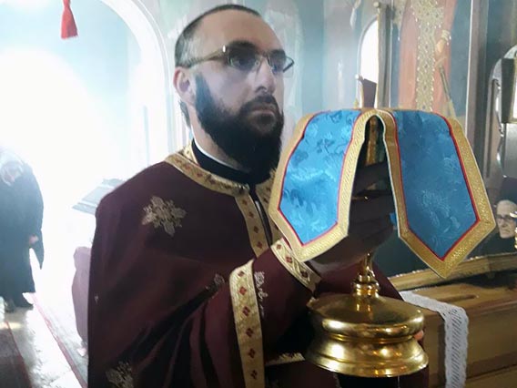 Епископ Јоаникије служио Заупокојену Литургију у манастиру Косијерево