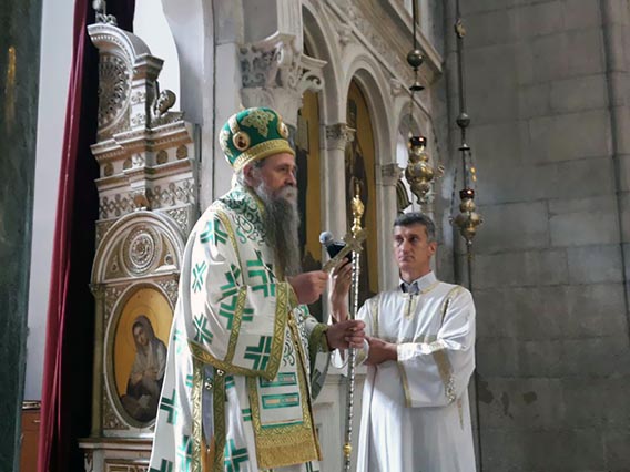 Епископ Јоаникије на Духовски уторак служио у никшићком Саборном храму