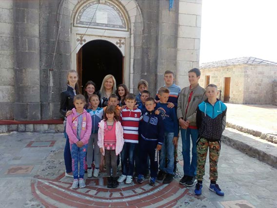 Поклоничко путовање дјеце из парохије Бањанско-рудинске светињама Херцеговачког краја