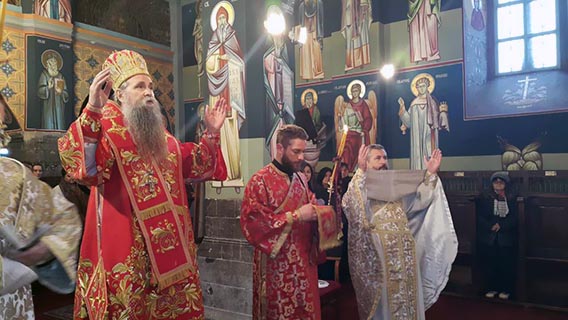 Епископ Јоаникије служио је на Средопусну недјељу Литургију у Саборном храму у Пријепољу