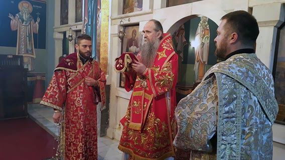 Епископ Јоаникије служио је на Средопусну недјељу Литургију у Саборном храму у Пријепољу
