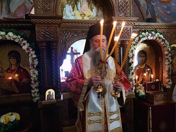Епископ Јоаникије служио Литургију у Жупском манастиру