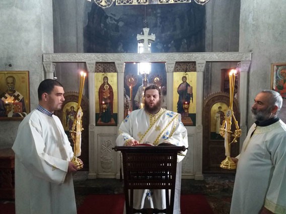 Литургија у манастиру Ђурђеви Ступови