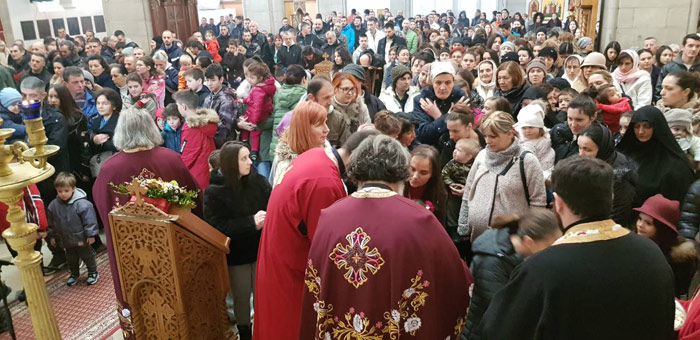 У Саборном храму у Никшићу свечано дочекане светиње Светог Саве