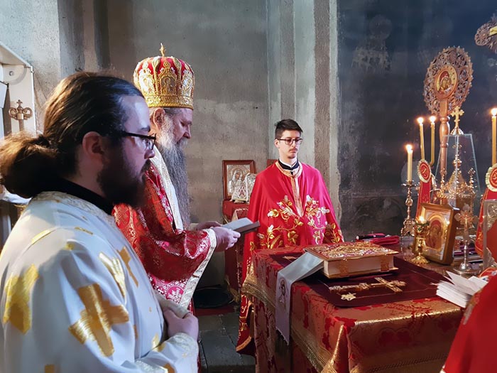 Преосвећени Владика Јоаникије служио у манастиру Ђурђеви Ступови