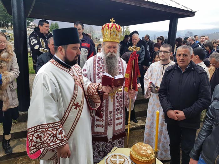 Велика субота и Благовијести прослављени у Пољима код Мојковца