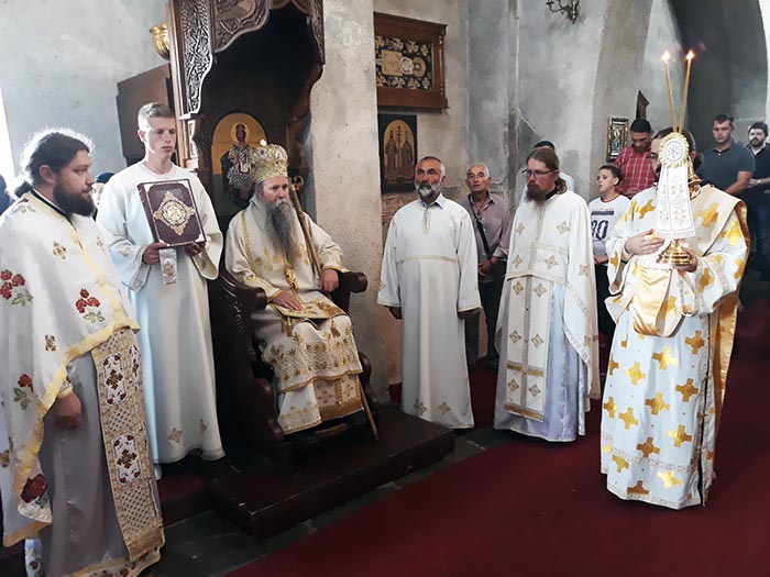 Владика Јоаникије служио Литургију у манастиру Ђурђеви Ступови