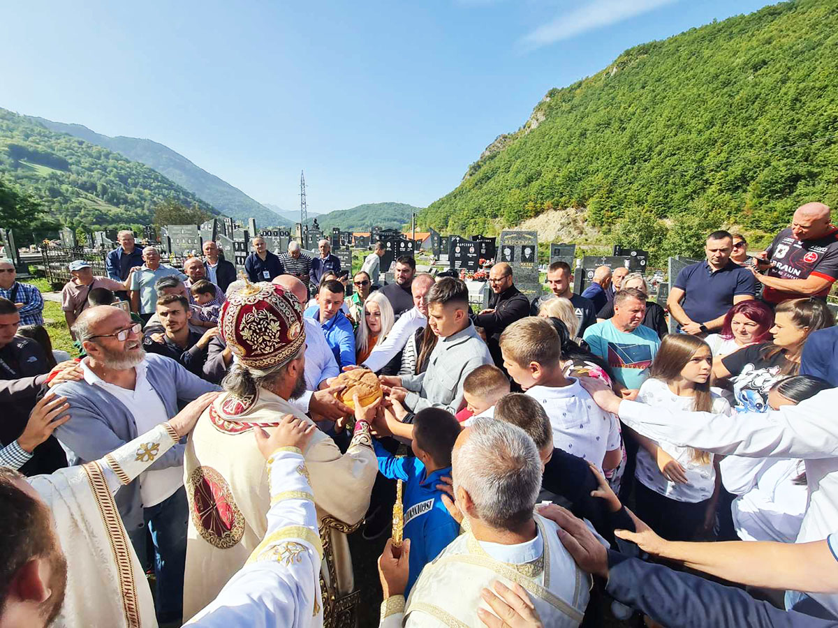 Епископ Методије богослужио у Ријеци Марсенића код Берана