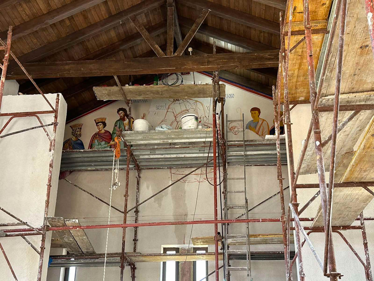 У цркви Светог Нектарија у Хумцима код Никшића је почело фрескописање храма