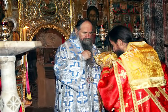 Свети Николај Чудотворац даје топлину молитве
