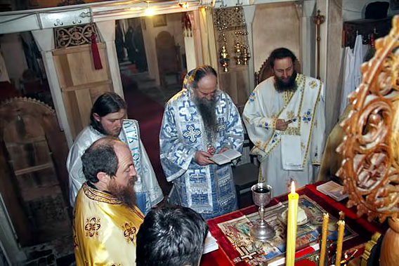 Молитвено сабрање у манастиру Ђурђеви Ступови