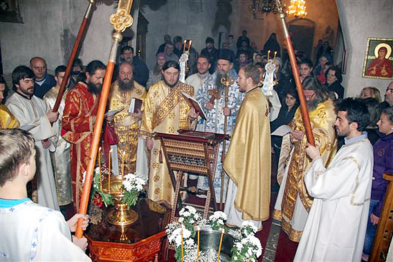 Крстовдан прослављен у манастиру Ђурђеви Ступови