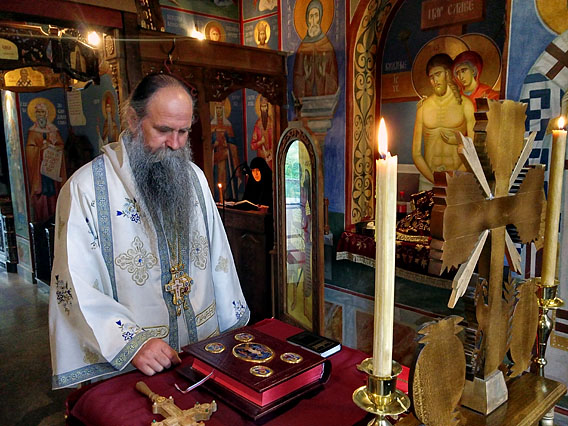 Епископ Јоаникије служио у манастиру Шудикова
