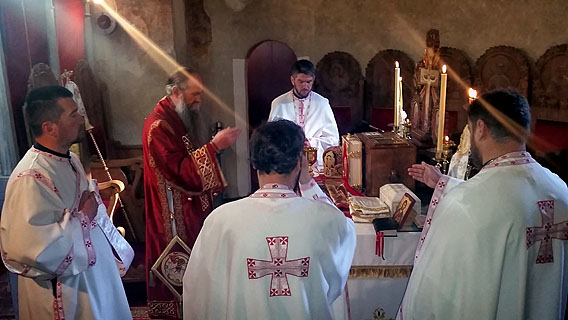 Преосвећни владика Јоаникије на Марковдан Литургију служио у манастиру Милешеви  