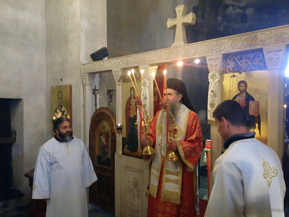 Епископ Јоаникије на Врачеве служио у Ђурђевим Ступовима