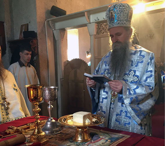 Епископ Јоаникије на Благовијести служио Литургију у Ђурђевим Ступовима