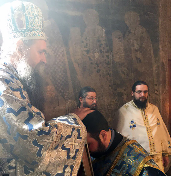 Епископ Јоаникије на Благовијести служио Литургију у Ђурђевим Ступовима