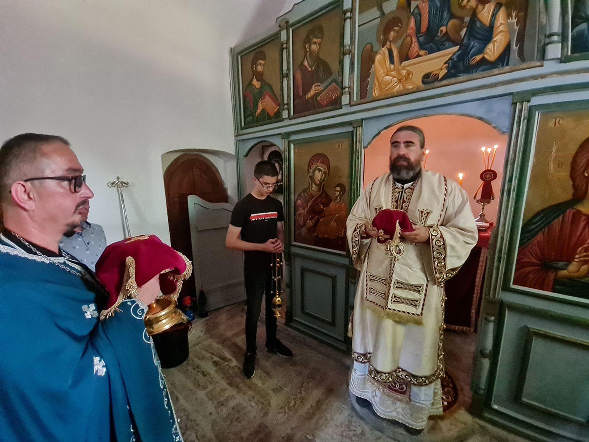 Тројчиндан молитвено прослављен у Заграду код Берана