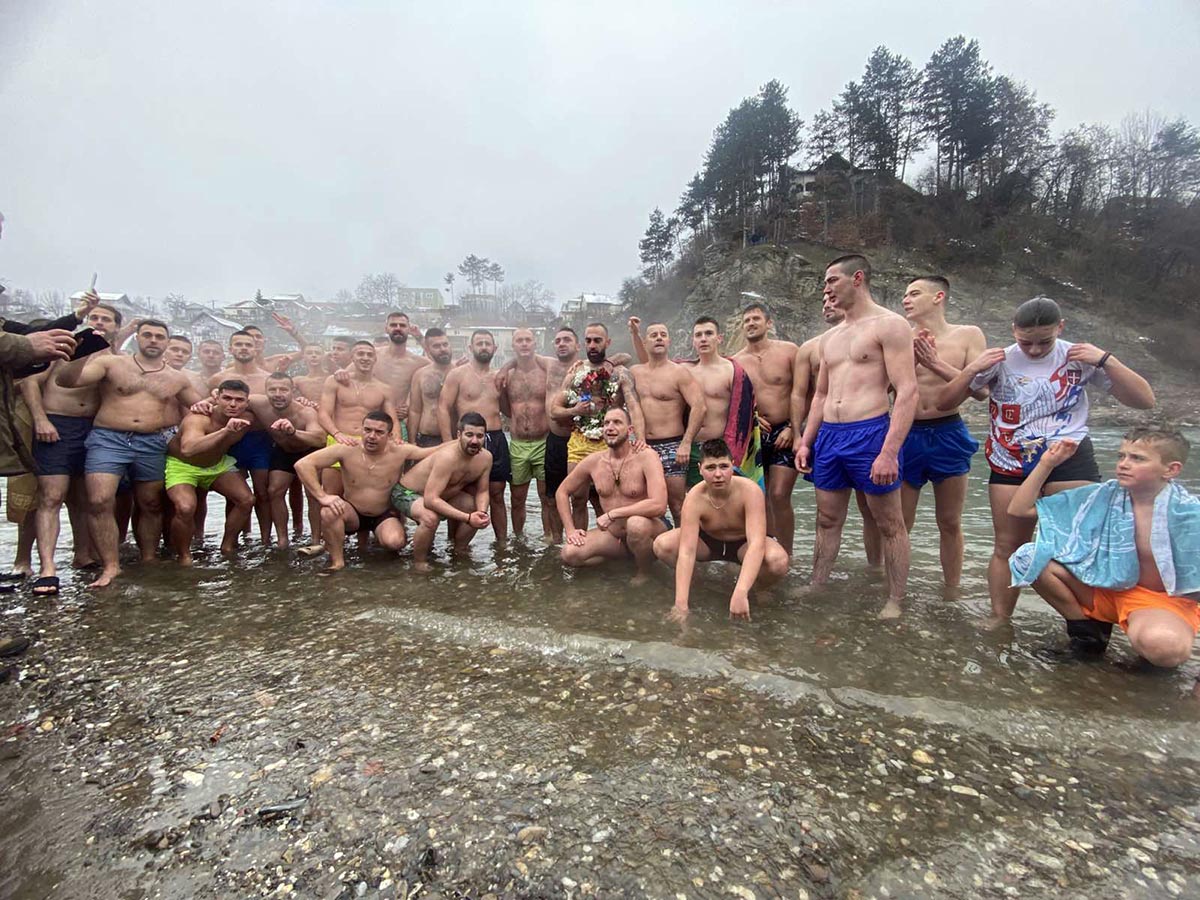 На Богојављење се први пут Бог видљиво показао човјеку у три Лица