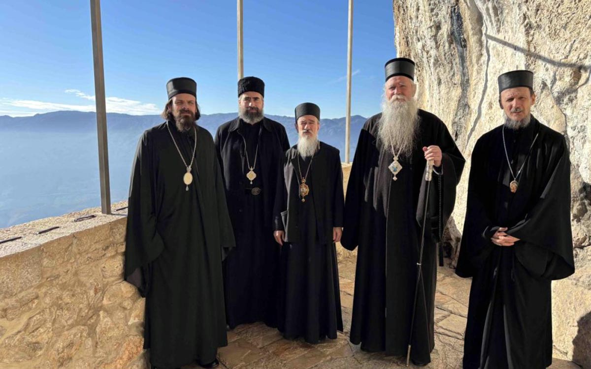 Братски сусрет архијереја у Острогу