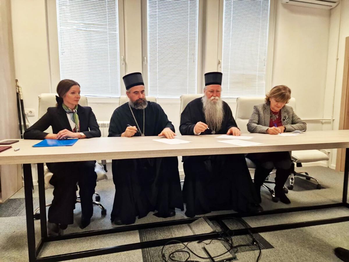 Митрополија црногорско-приморска и Епархија будимљанско-никшићка упутиле божићну донацију за адаптацију дјечијег диспанзера у Никшићу