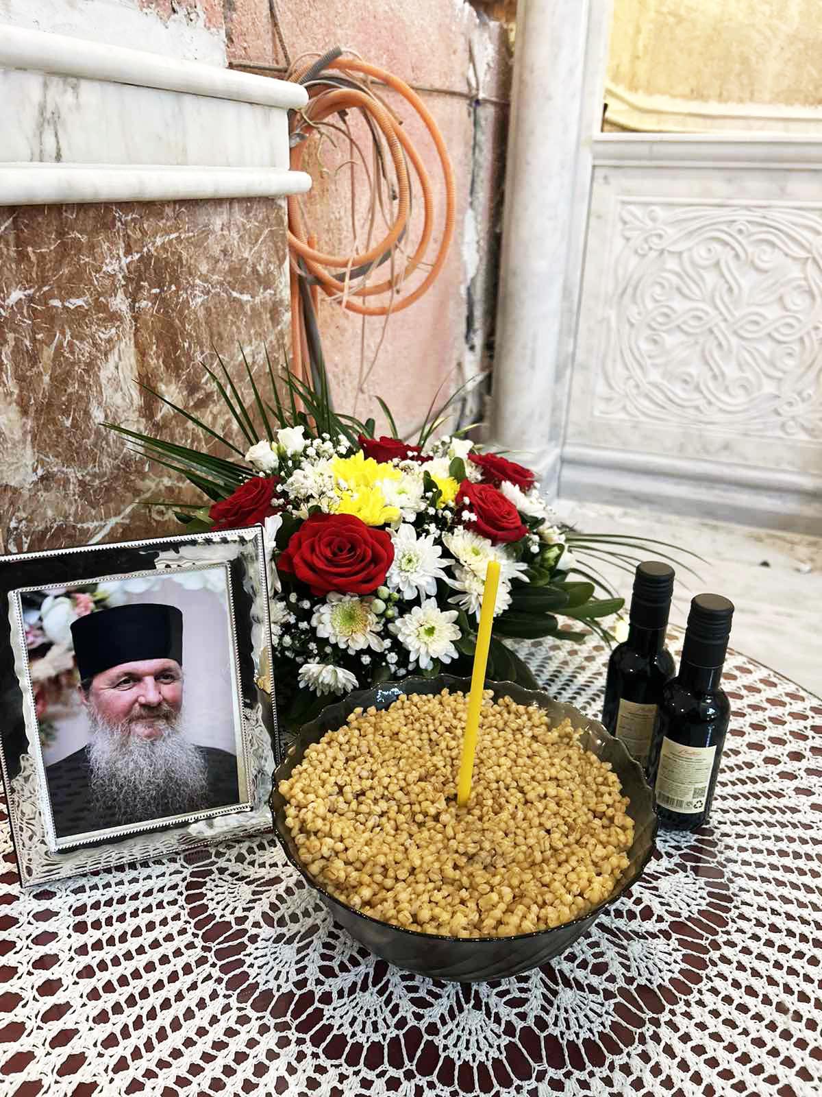 Епископ Методије служио Литургију у беранском Саборном храму и годишњи помен свештенику Драгану РистићуЕпископ Методије служио Литургију у беранском Саборном храму и годишњи помен свештенику Драгану Ристићу