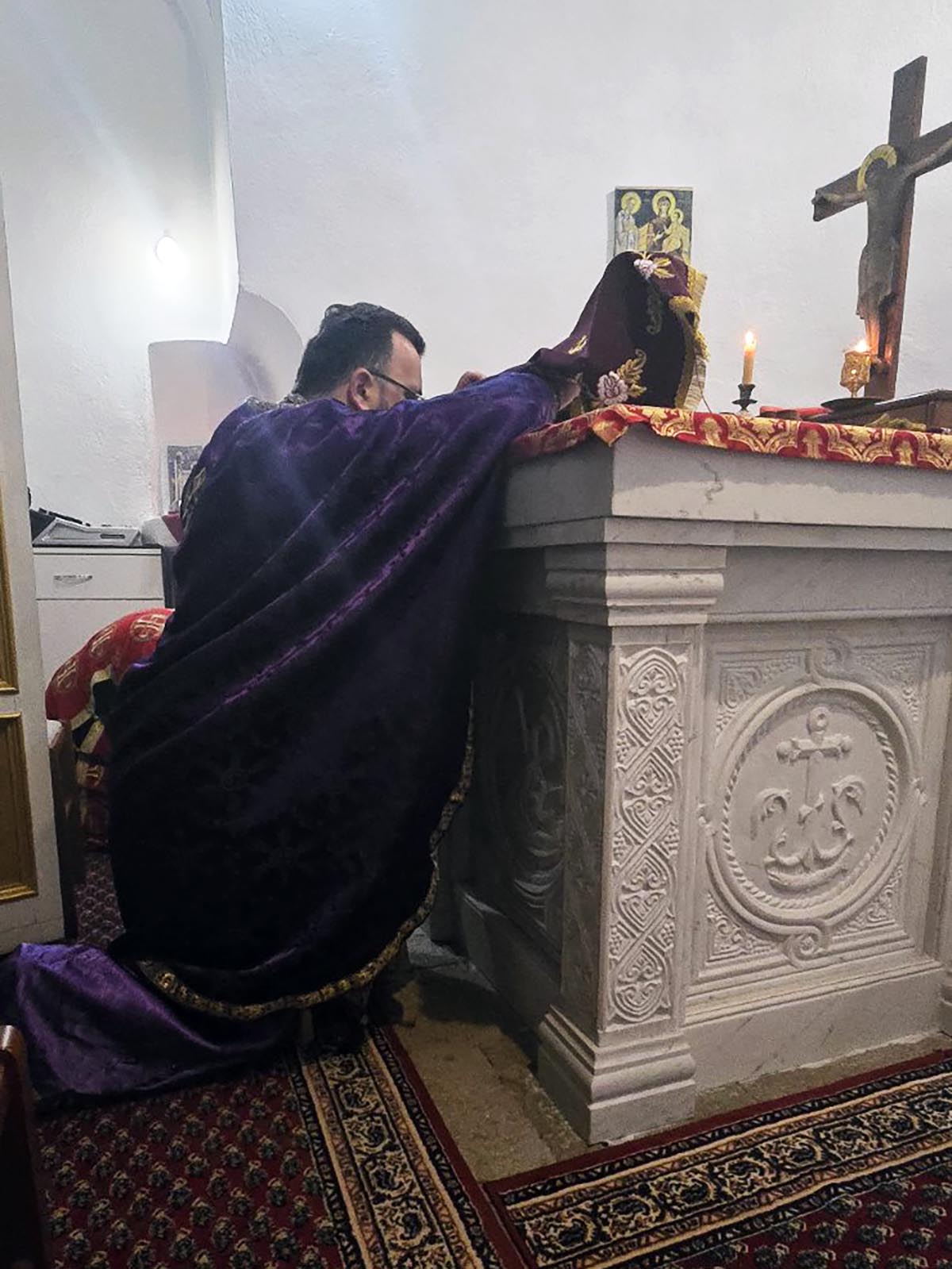 Литургија пређеосвећених дарова у храму у Кочанима