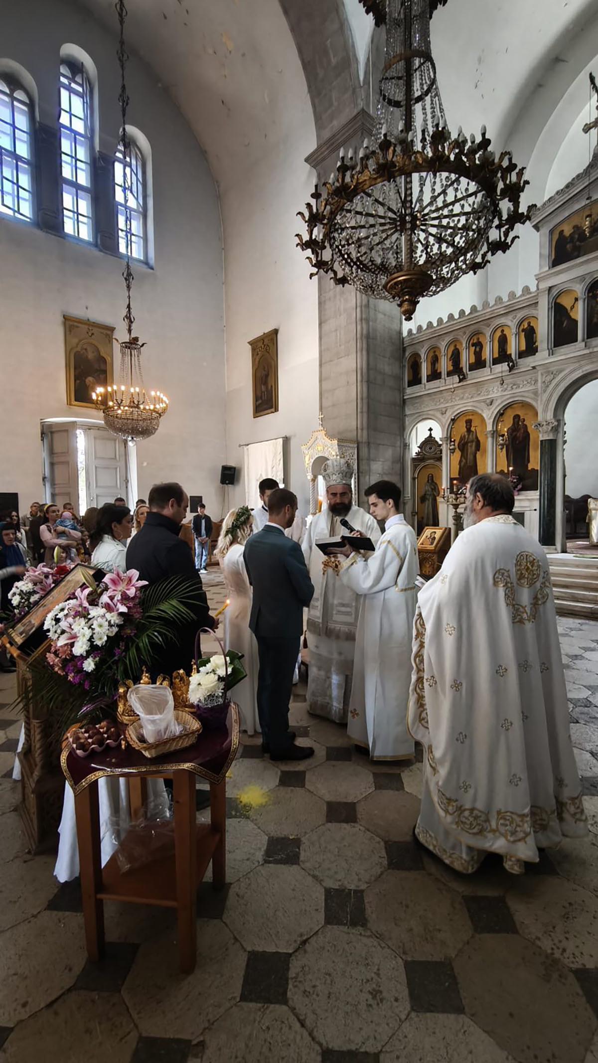 Литургија и вјенчање у никшићкој Саборној цркви