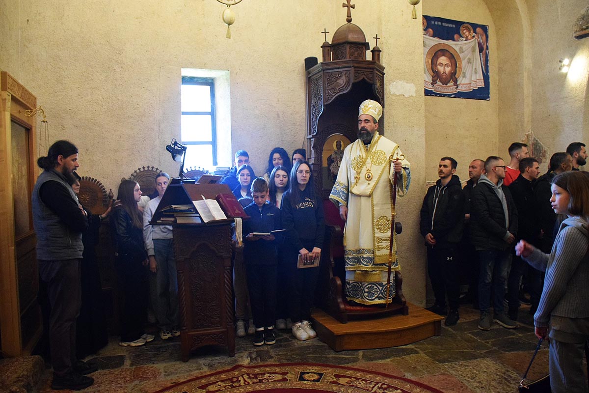 Архијерејска Литургија у манастиру Ђурђеви Ступови