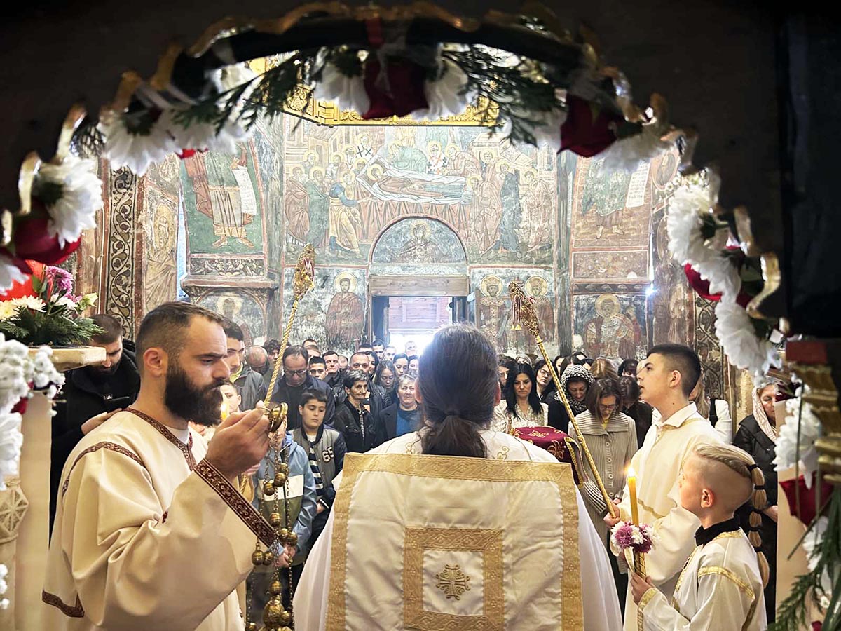 Васкрс прослављен у Бијелом Пољу