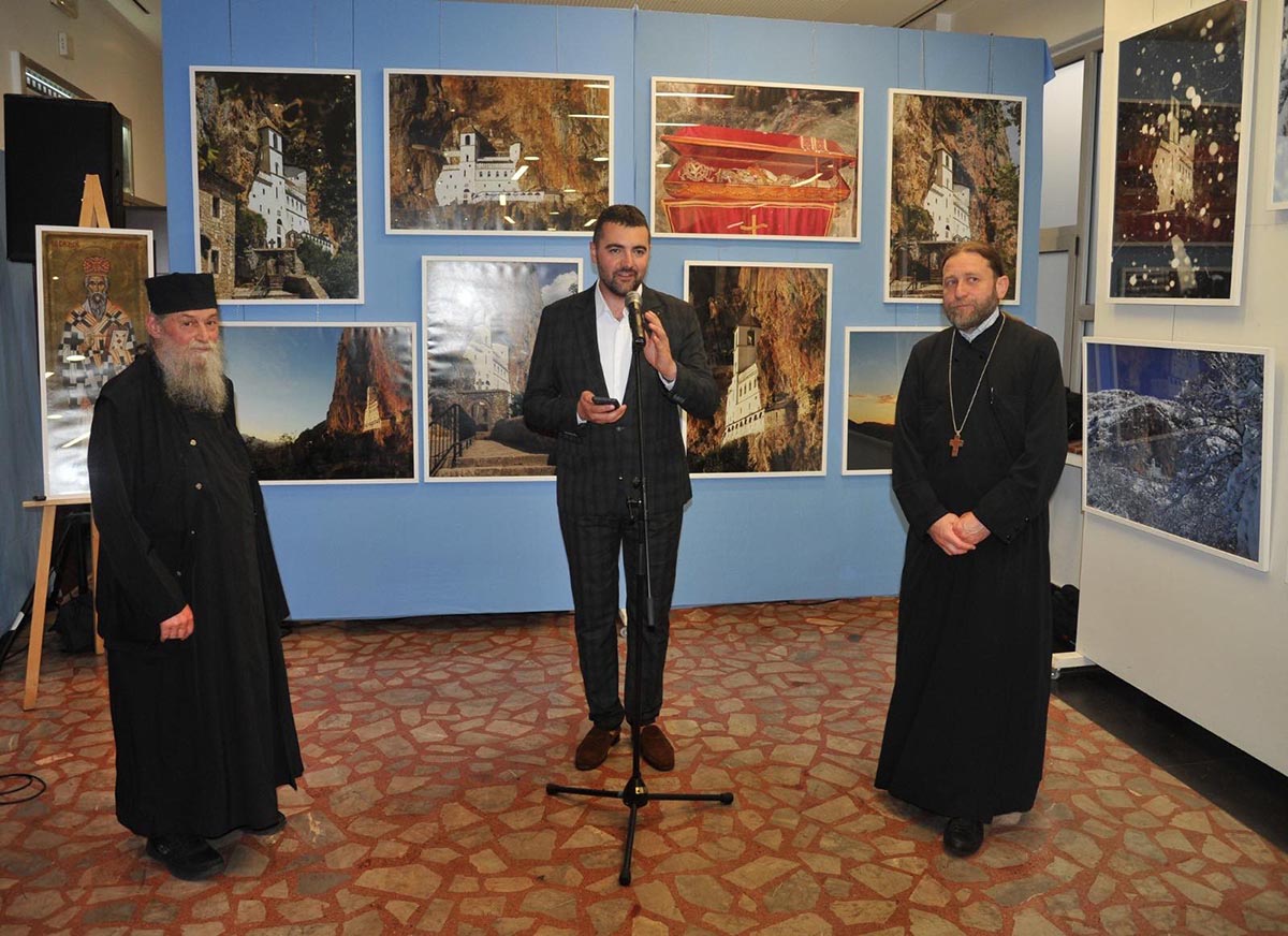 Изложба фотографија „Прозор у вјечност“ острошког монаха Дамјана