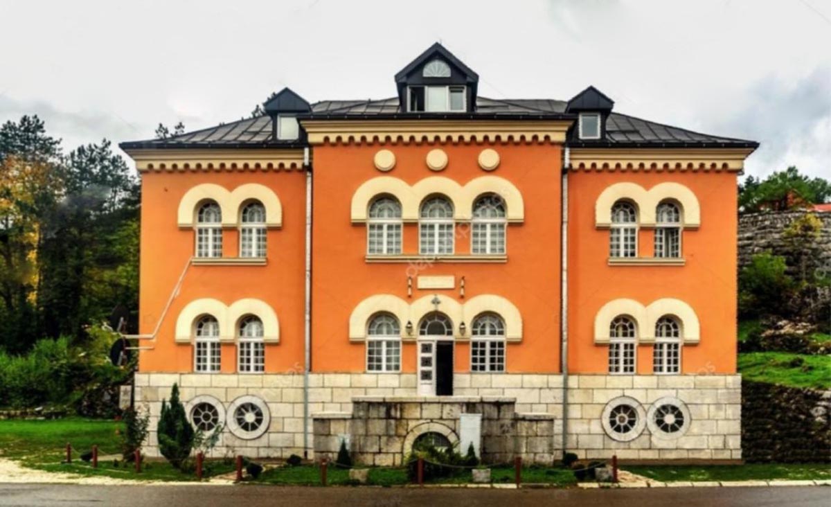 Богословија Св. Петра Цетињског: Конкурс за упис у I разред школске 2025/26. године