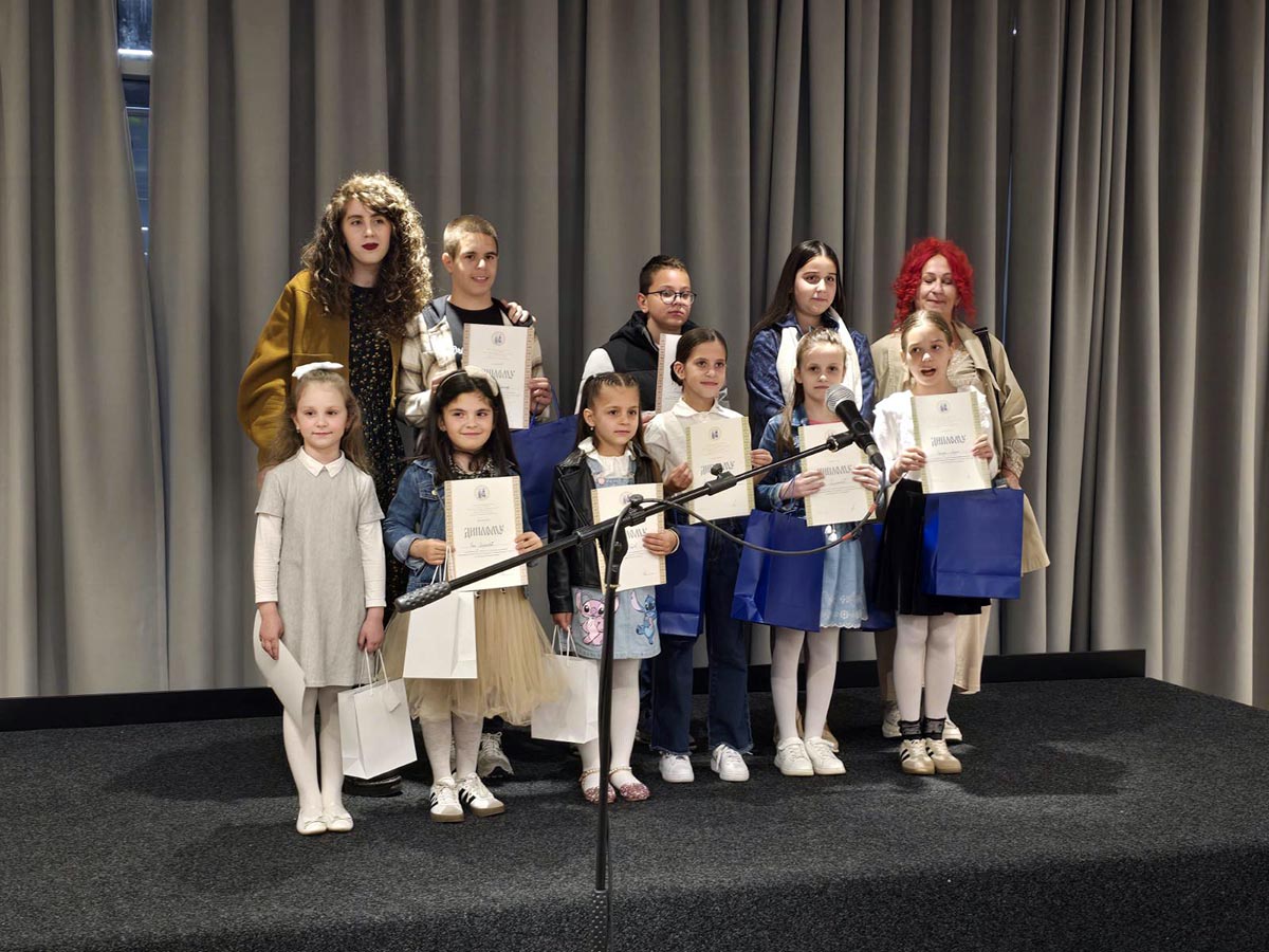 Предавање проф. др Јелице Стојановић и изложба ликовних радова на тему „Радост“