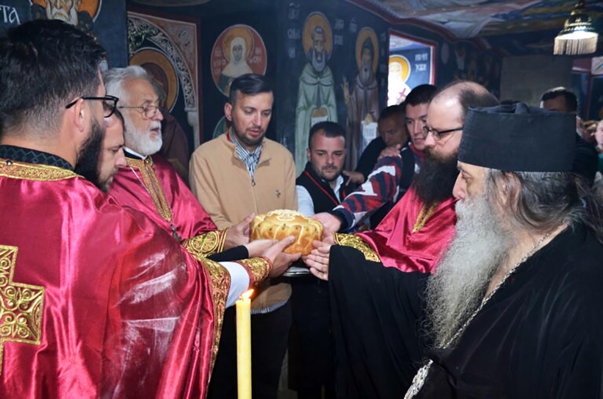 Уочи празника Светог Василија Острошког прослављен Преподобни Исаија Острошки